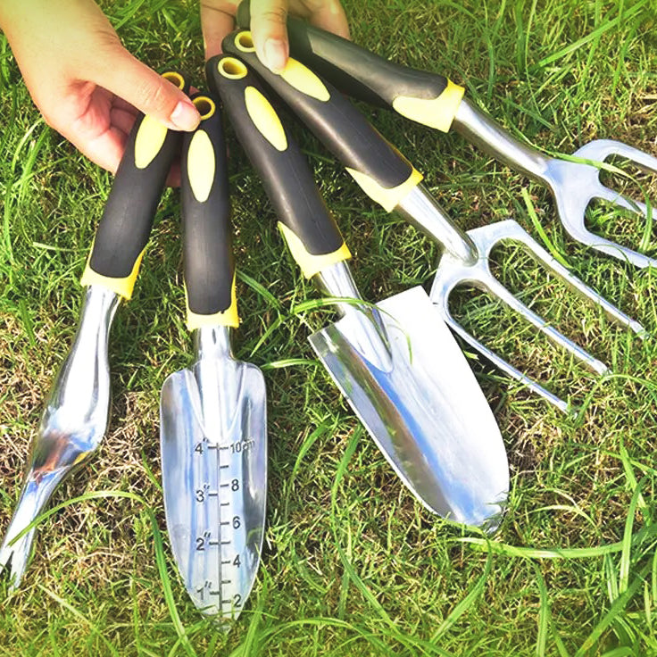 Outils-de-jardinage-ensemble-pratique