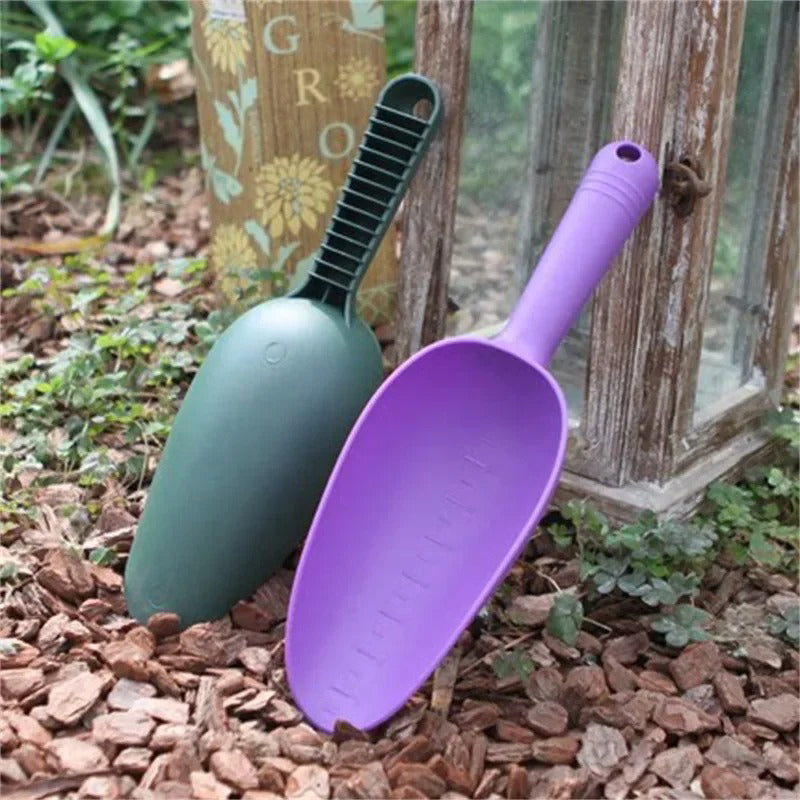 Petite-pelle-pour-jardin